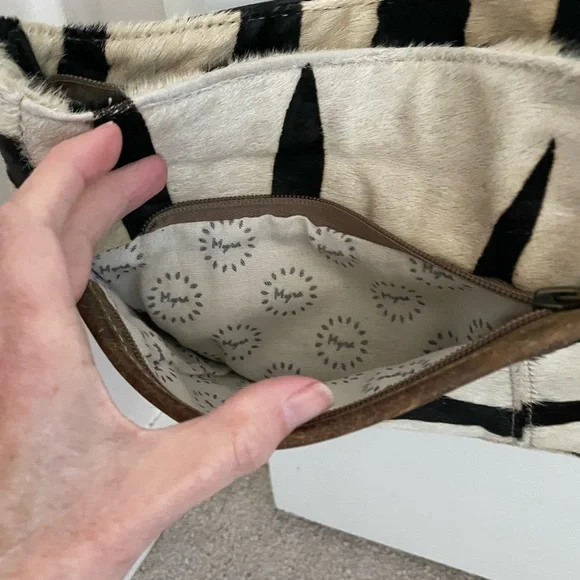 Myra jungle Jim zebra striped leather crossbody purse - Picture 3 of 8